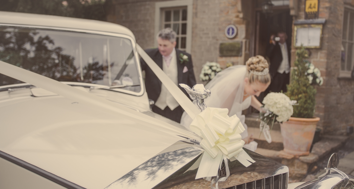024-Cockliffe-Country-House-Hotel-Wedding-Photography-by-Pamela-and-Mark-Pugh-Team-MP-www.markpugh.com-209_1500x800_acf_cropped